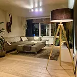 Met Groot Terras Apartament *