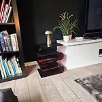 Met Groot Terras Apartament