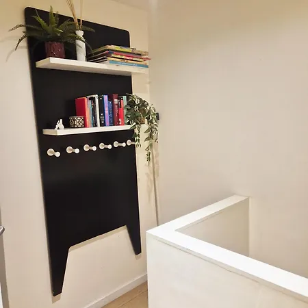 Met Groot Terras Apartament *