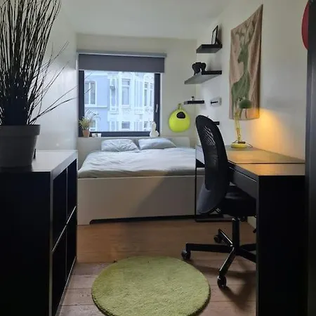 Met Groot Terras Apartamento *
